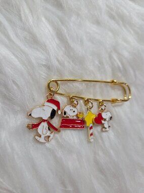 Peanuts Holiday Snoopy Safety Pin